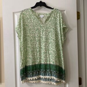 j Jill shirt. Green print with small tassel trim on hem. Size L.
